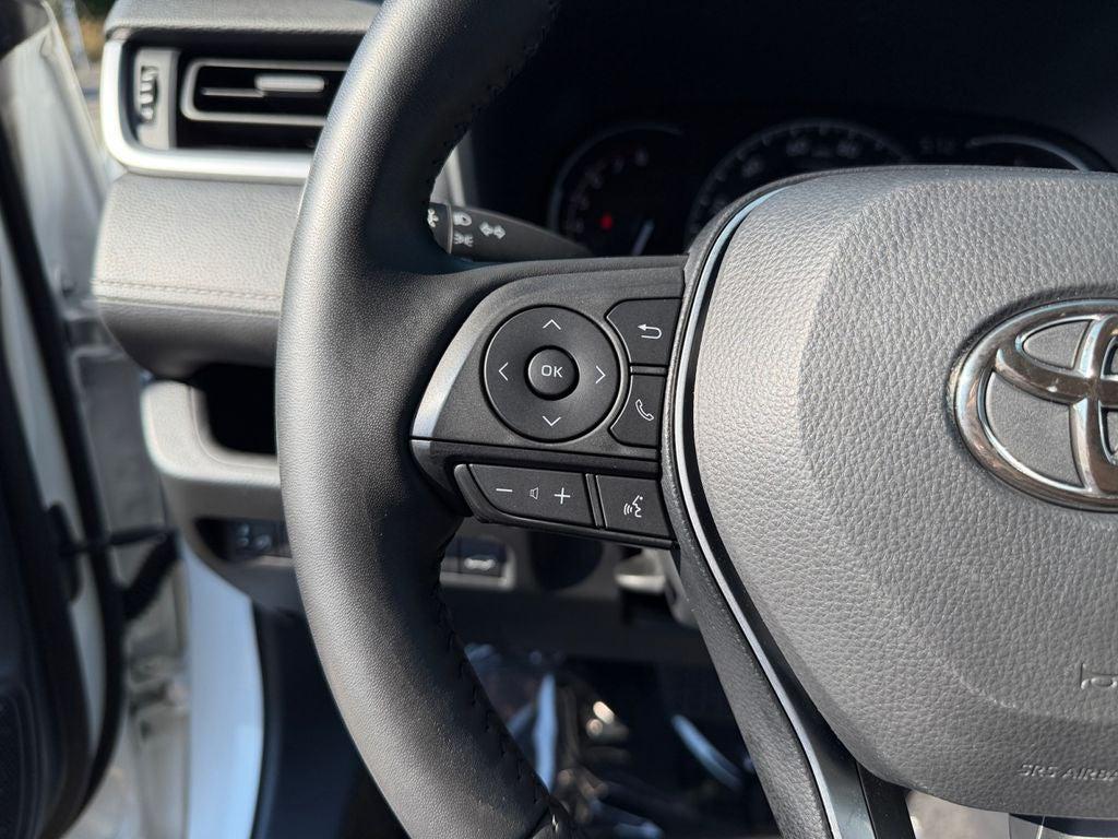 صورة مصغرة 15 لـ 2023 Toyota RAV4 XLE