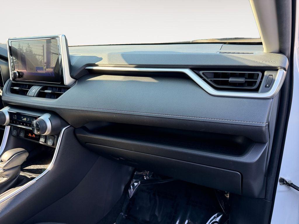 صورة مصغرة 26 لـ 2023 Toyota RAV4 XLE