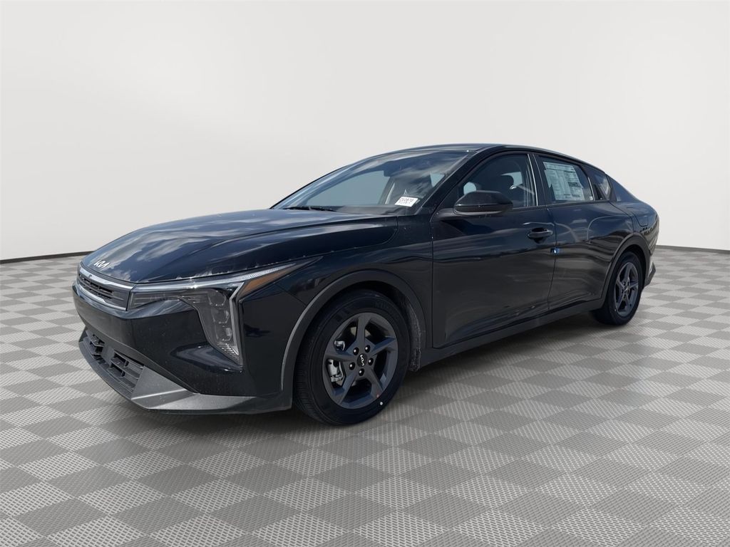 New 2025 Kia K4 LXS