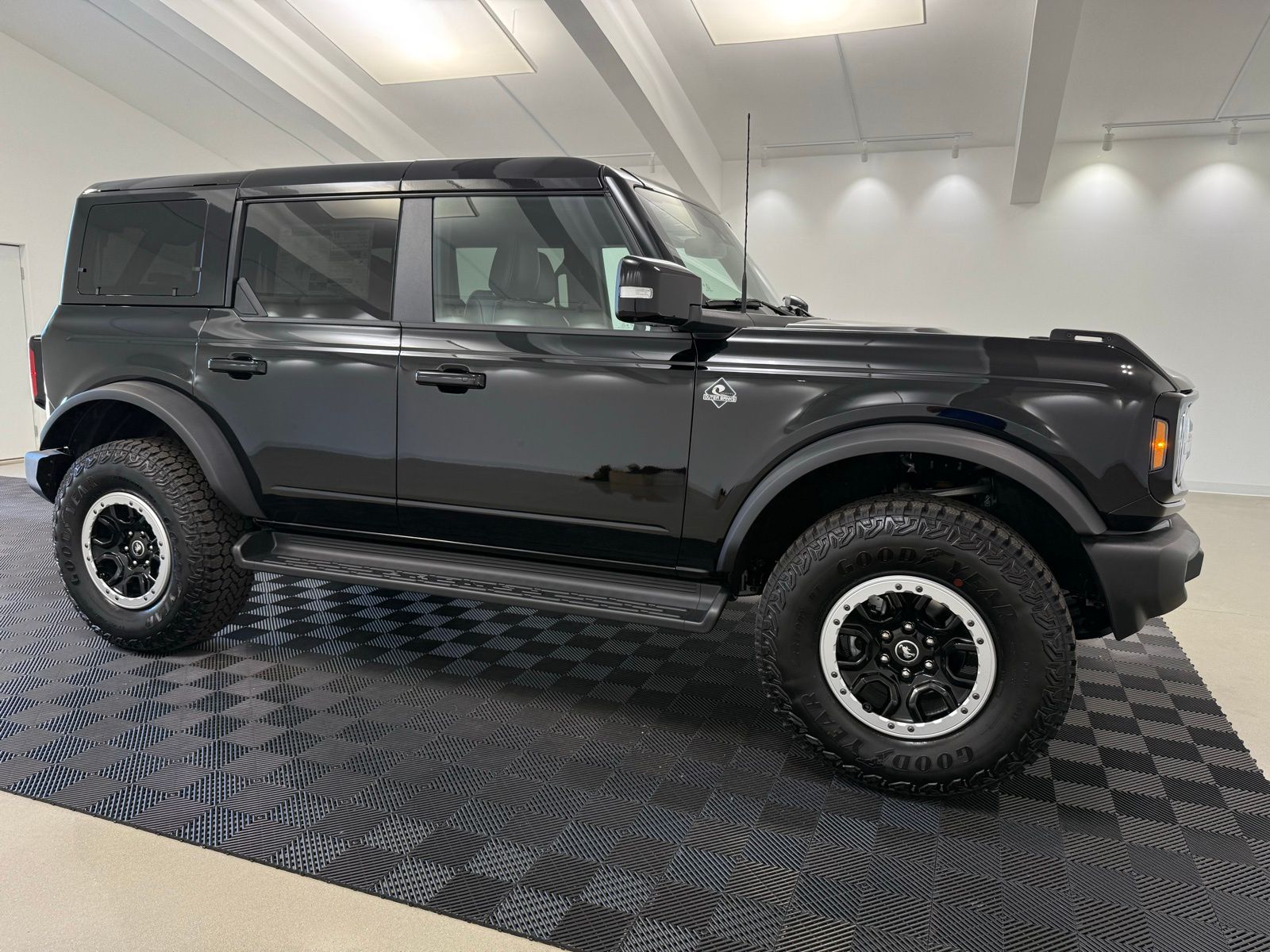 New 2025 Ford Bronco Outer Banks