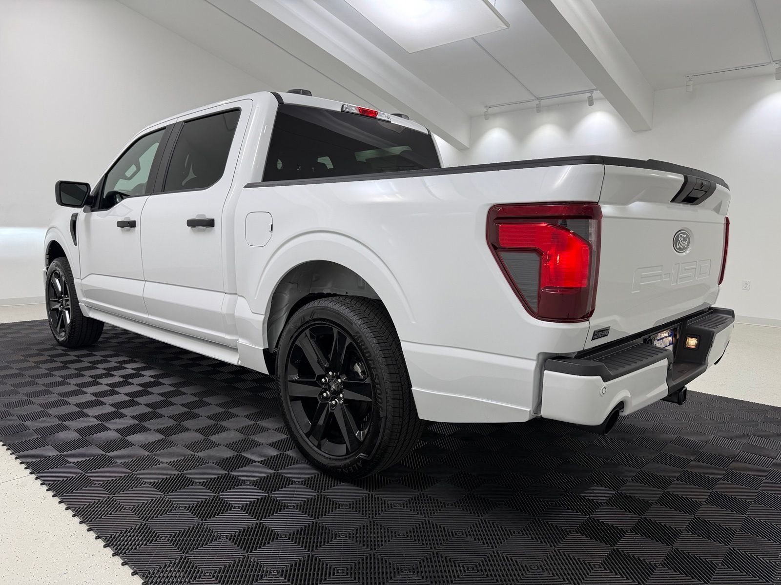 صورة مصغرة 5 لـ 2026 FORD F-150 STX