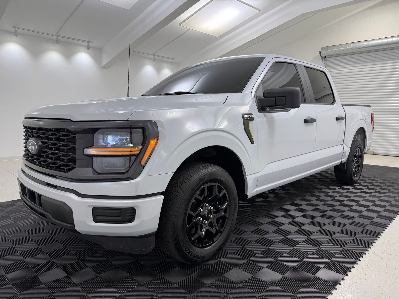 صورة 3 لـ 2025 FORD F-150 STX