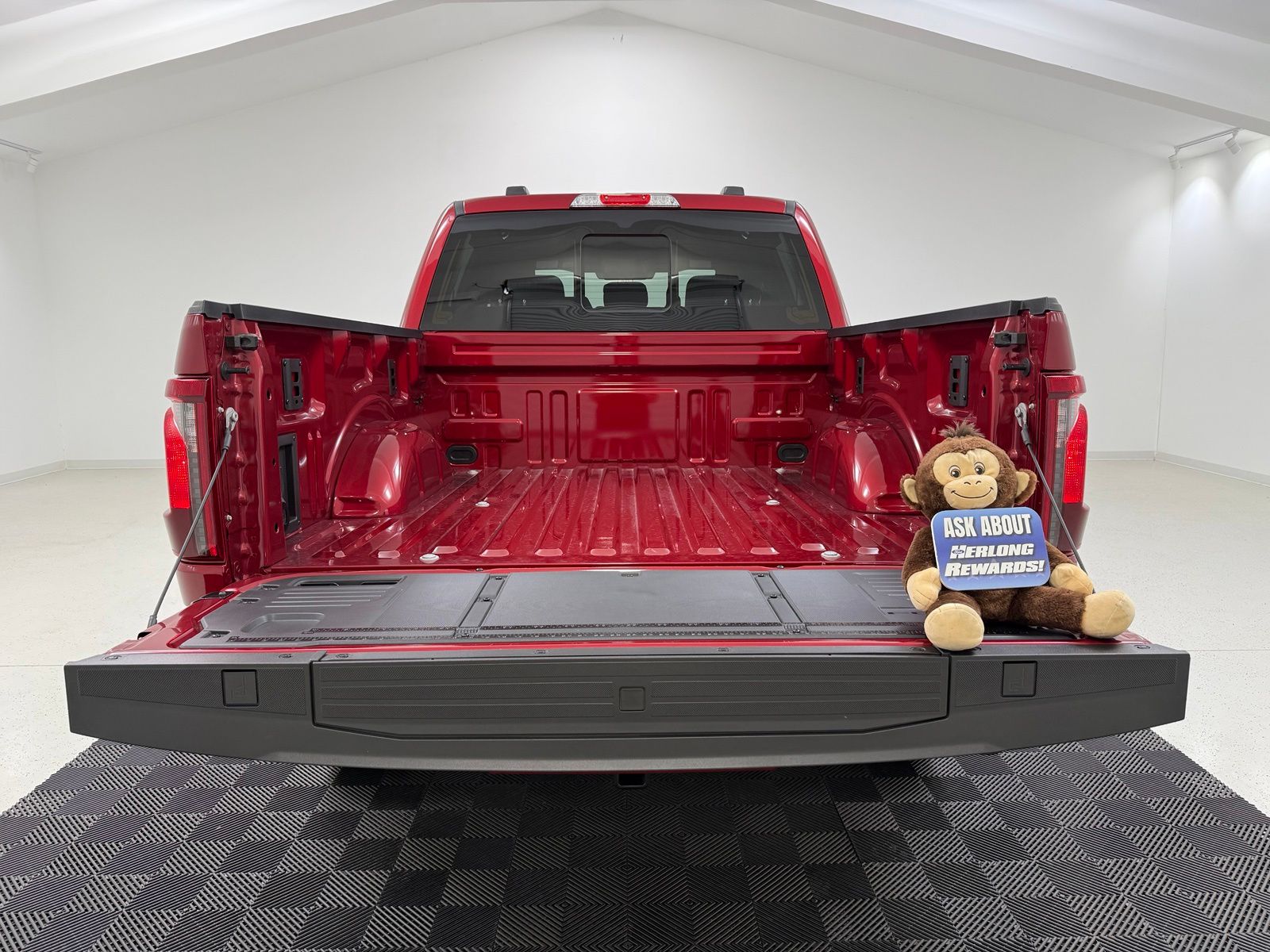 صورة 8 لـ 2026 FORD F-150 XLT