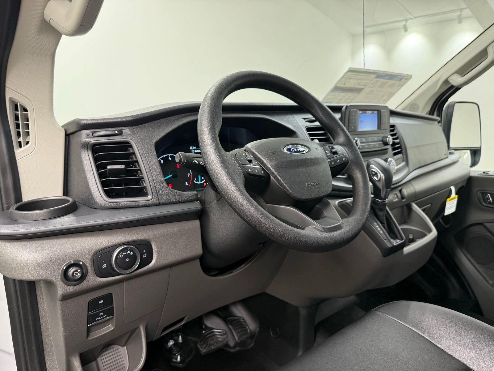 صورة مصغرة 20 لـ 2025 FORD TRANSIT-250 BASE