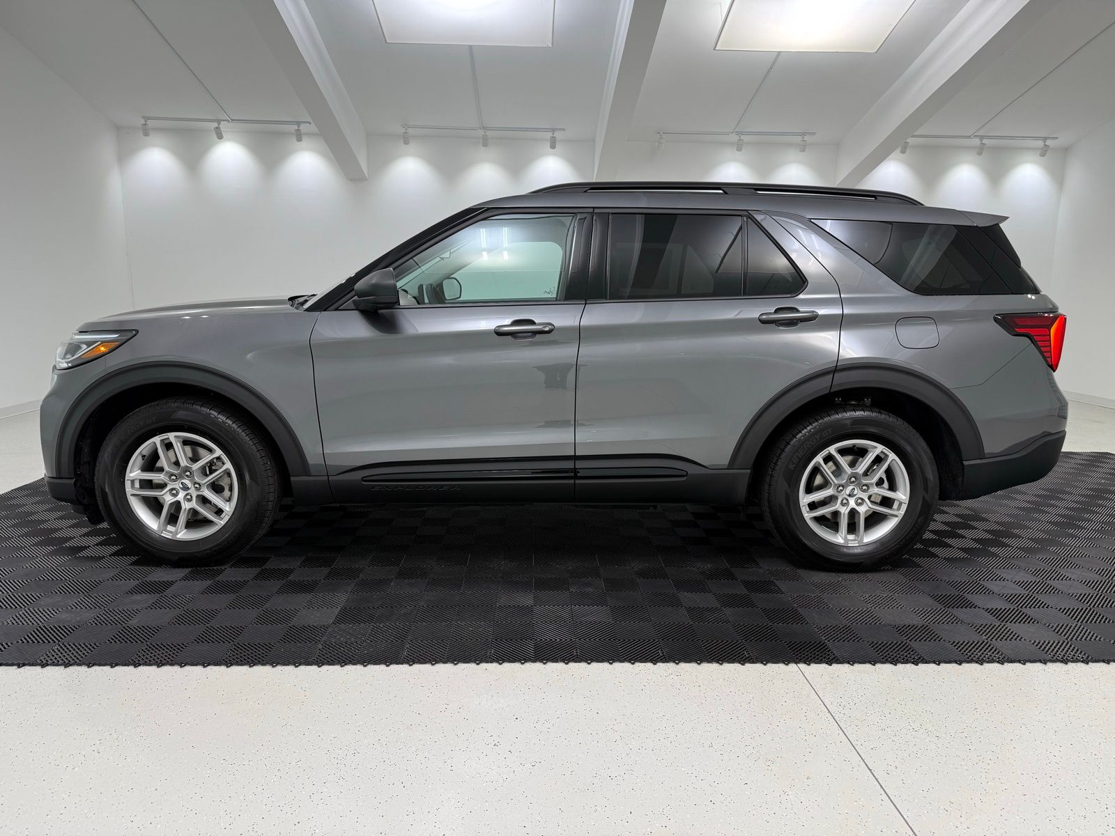صورة 4 لـ 2026 FORD EXPLORER ACTIVE