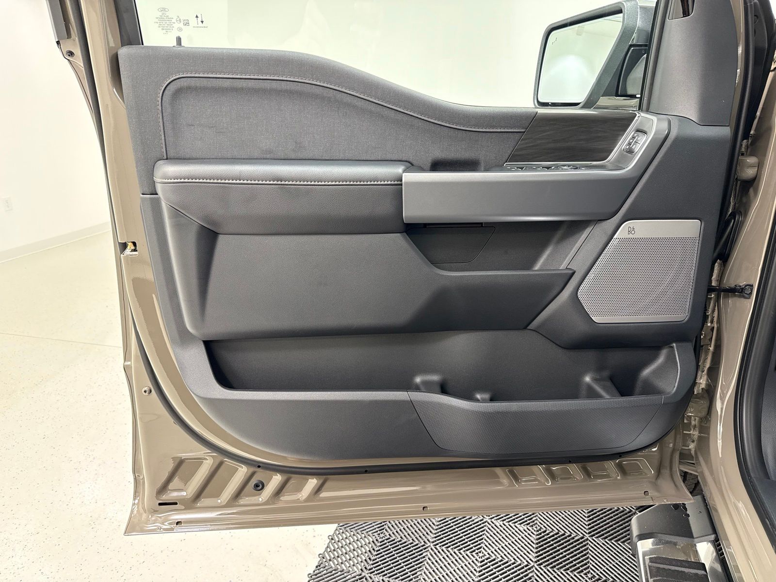 2026 FORD F-150 LARIAT — миниатюра 15