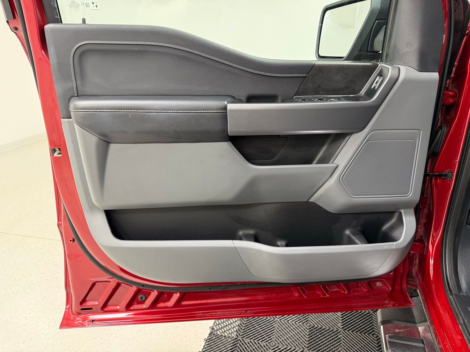 صورة مصغرة 16 لـ 2025 FORD F-150 XLT