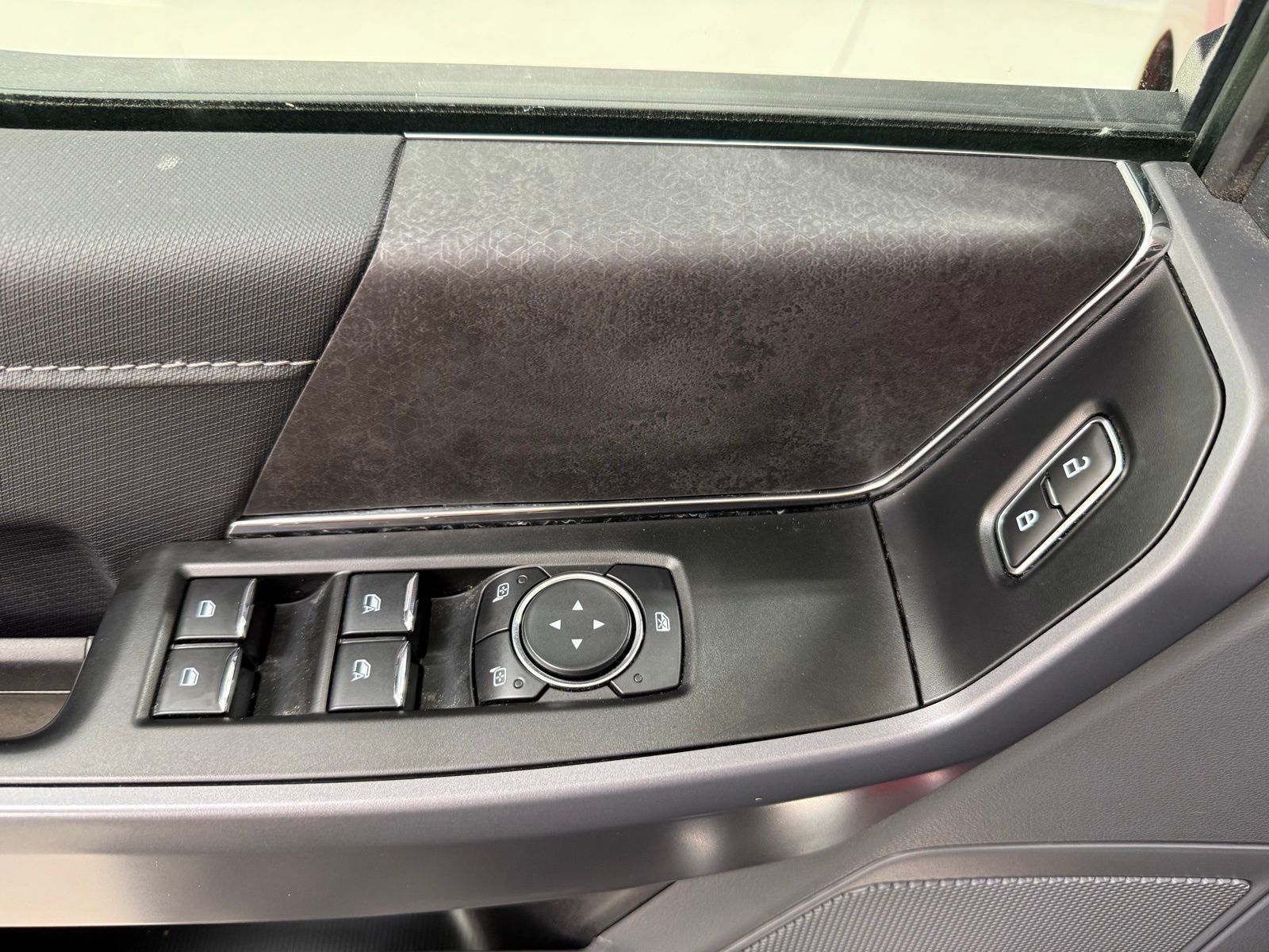 صورة مصغرة 17 لـ 2025 FORD F-150 XLT