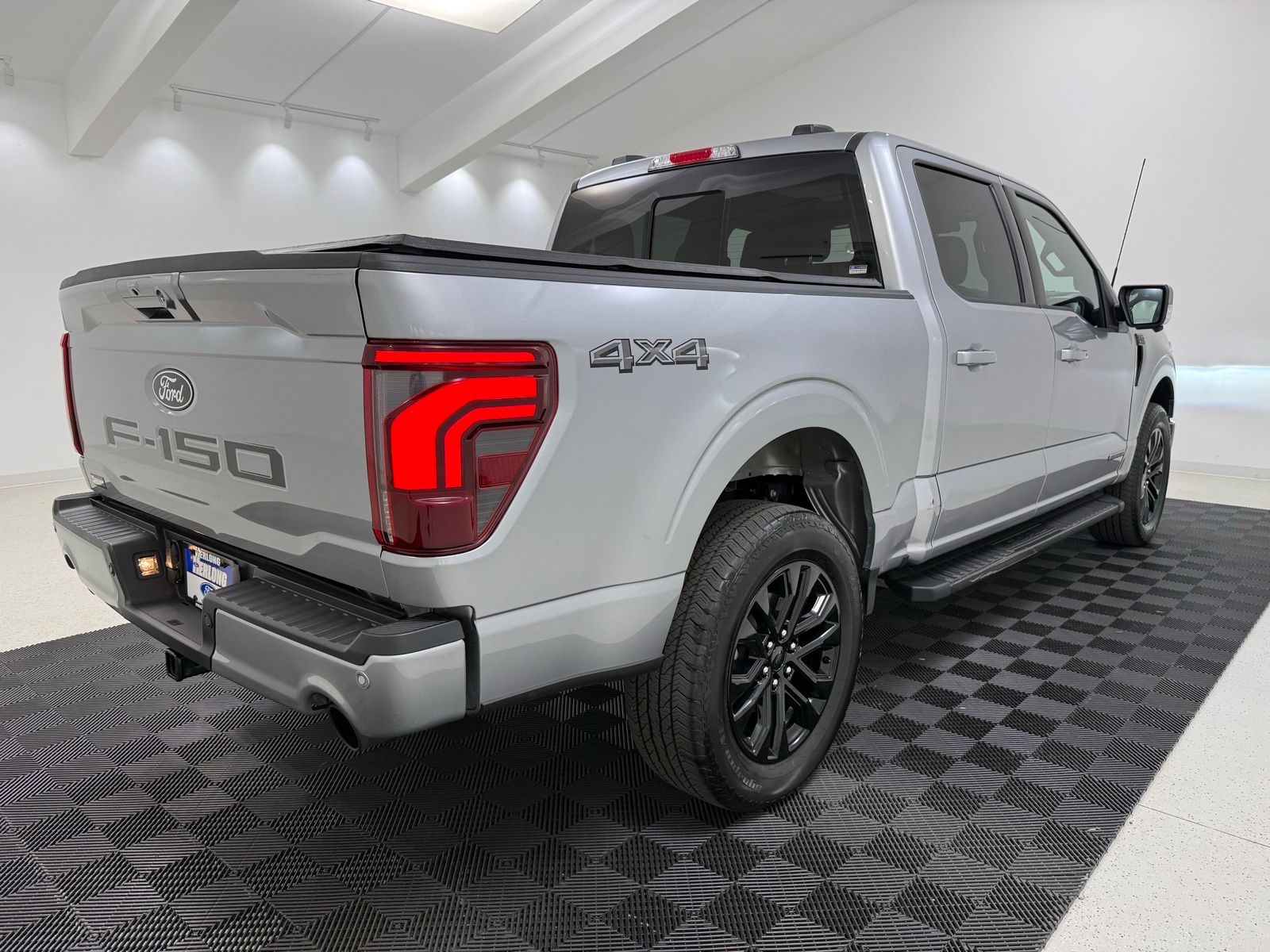 2025 FORD F-150 LARIAT 照片 6