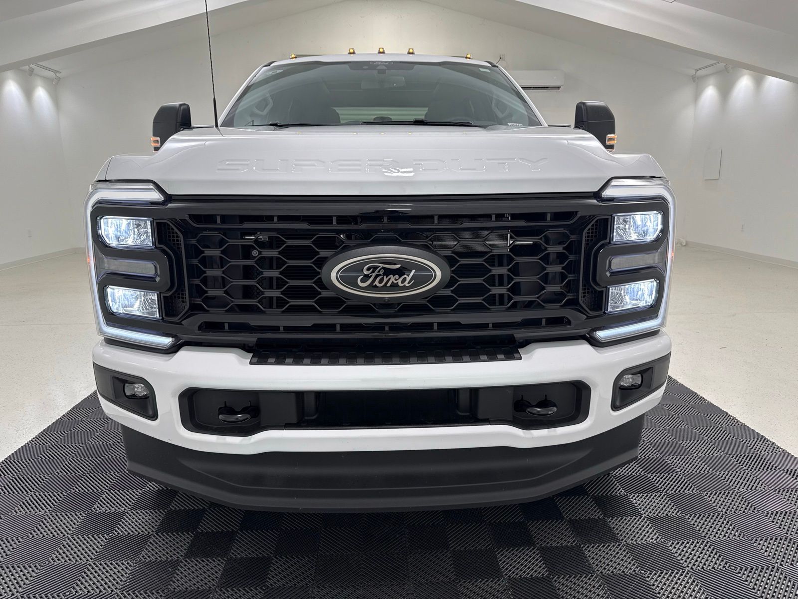 2026 FORD F-350 XLT — фото 2