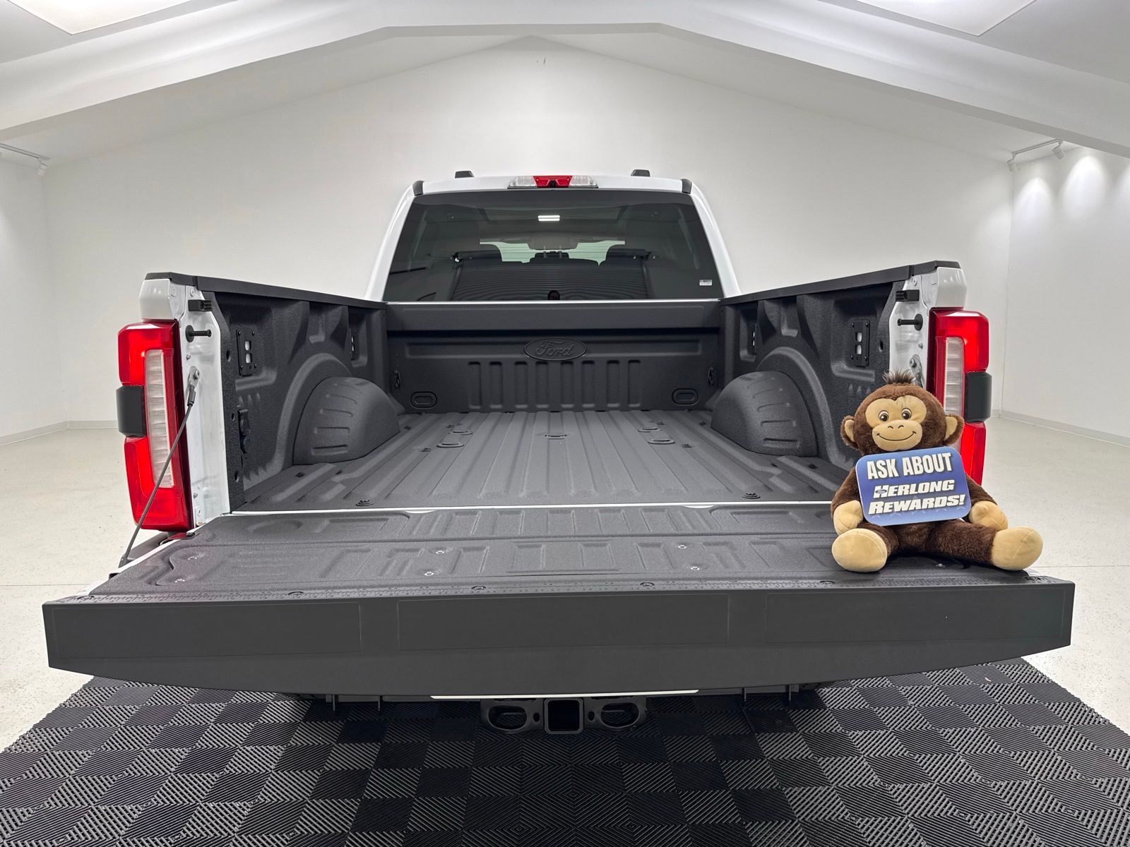 2026 FORD F-350 XLT — фото 6