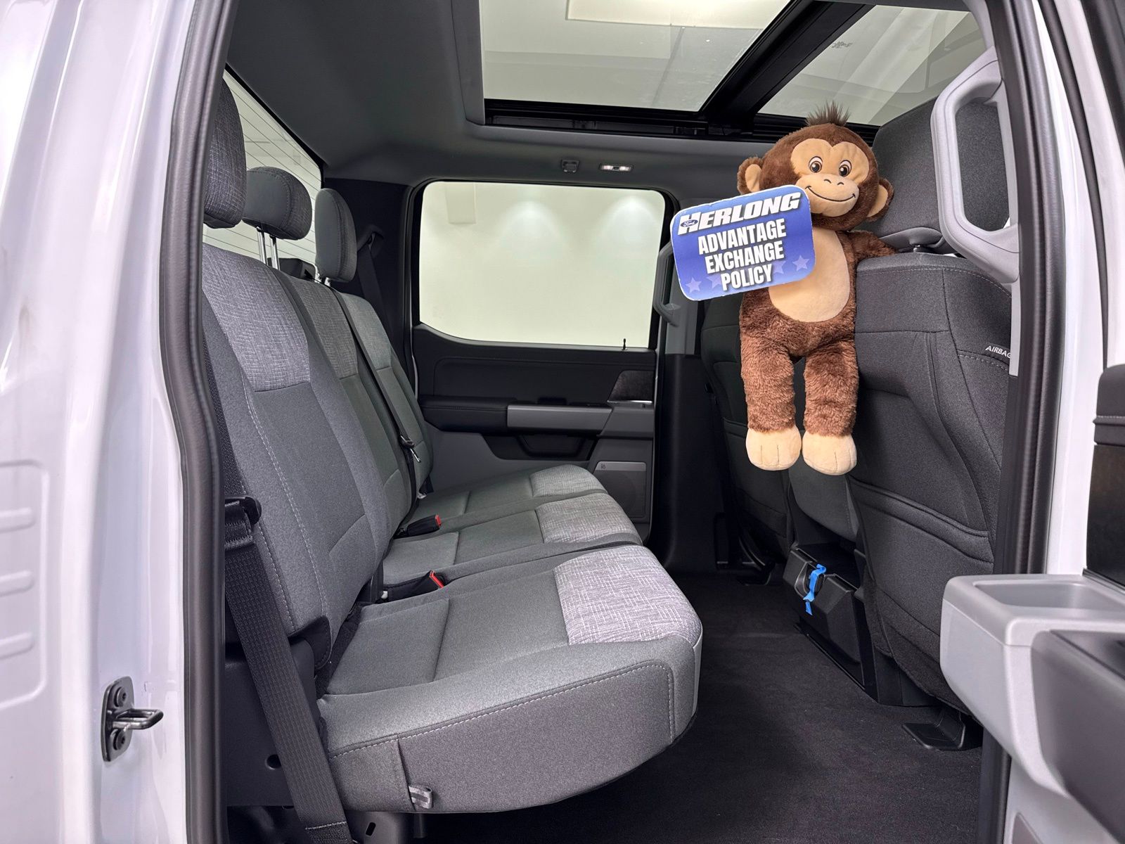 2026 FORD F-350 XLT thumbnail 30