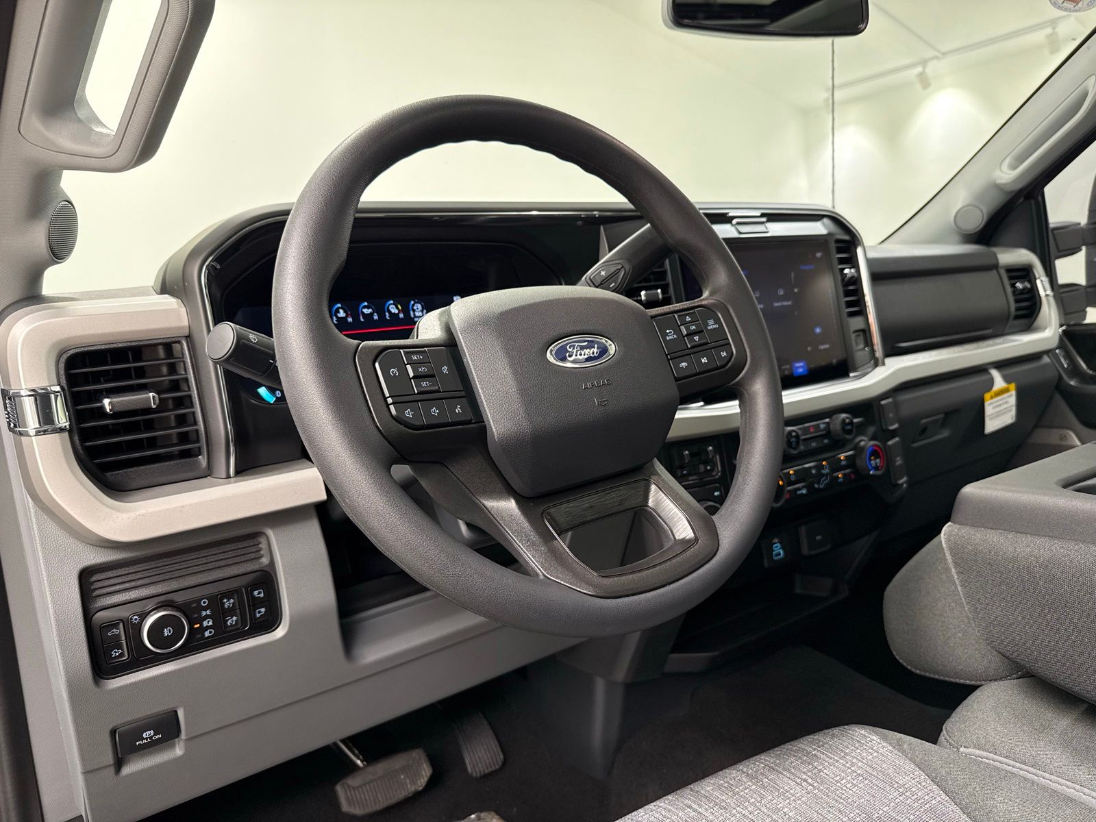 2026 FORD F-350 XLT thumbnail 17