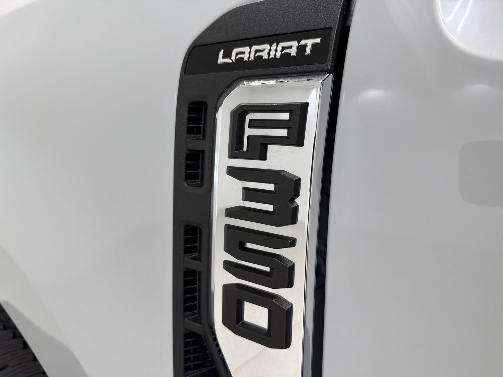 2026 FORD F-350 LARIAT — миниатюра 13