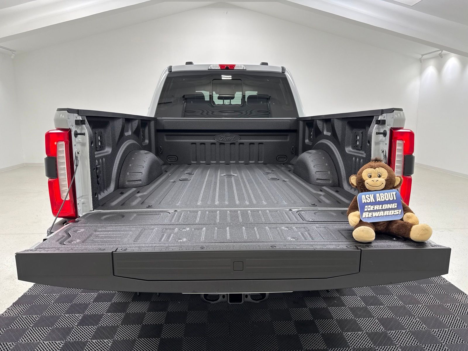 2026 FORD F-350 LARIAT — миниатюра 8