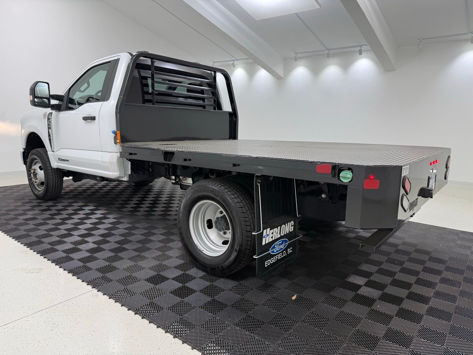 صورة 6 لـ 2023 FORD F-350 XLT