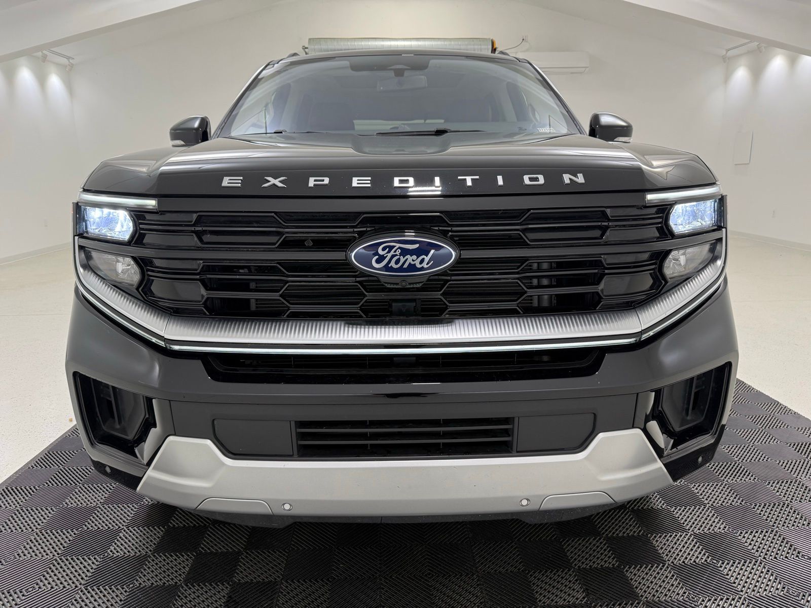 2025 FORD EXPEDITION PLATINUM — фото 2