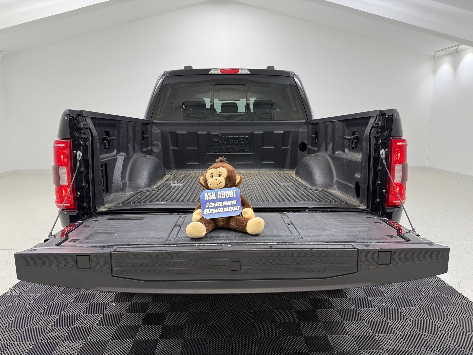 2023 FORD F-150 XLT — фото 9