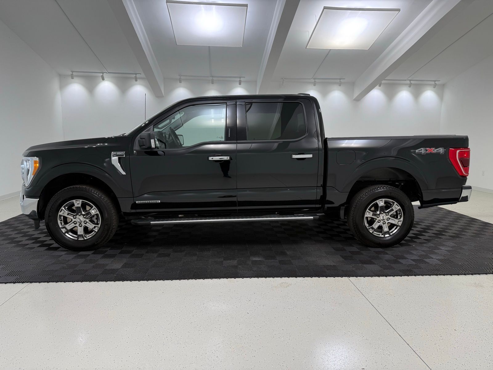 2023 FORD F-150 XLT — фото 4