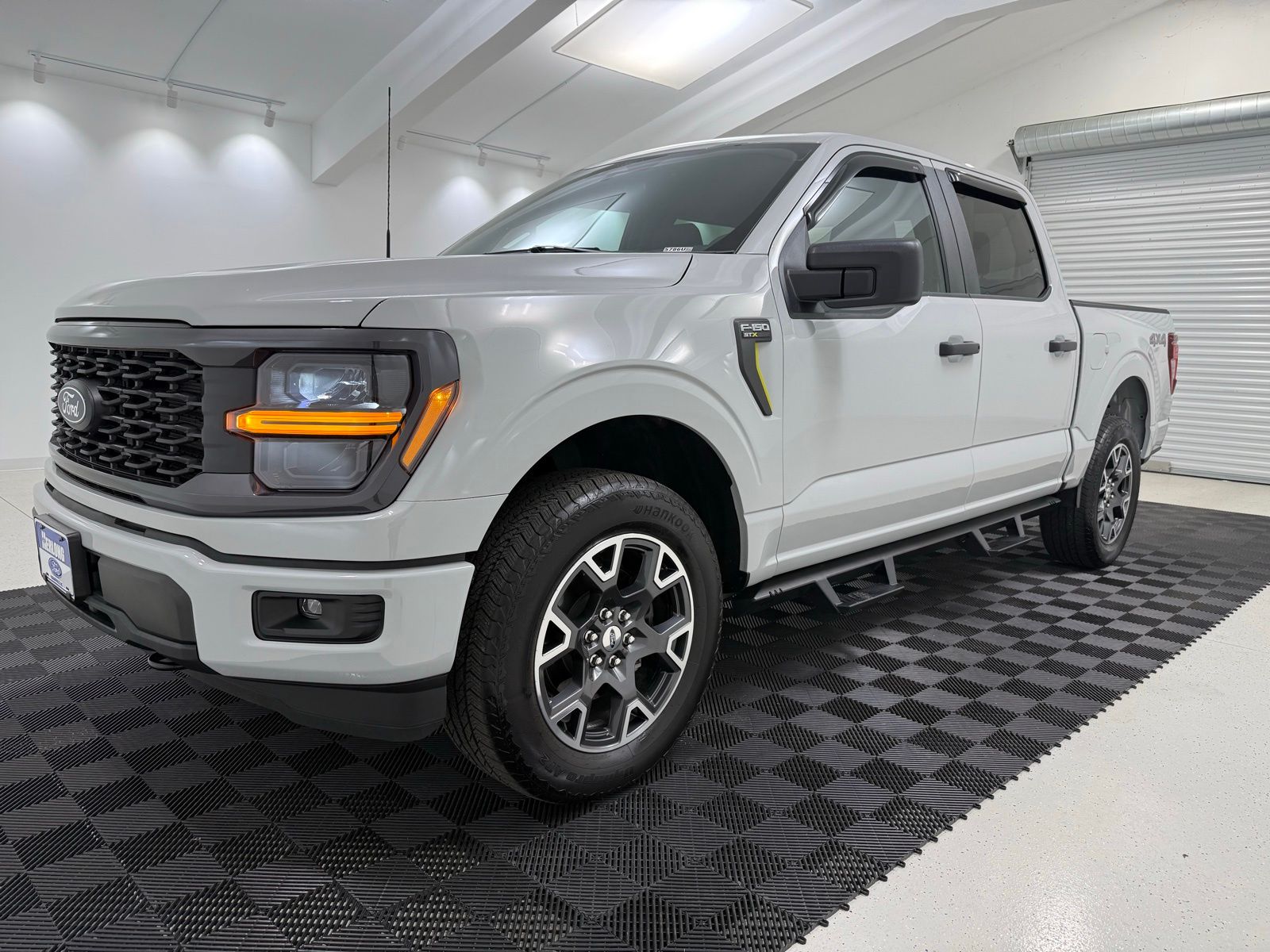 صورة 3 لـ 2024 FORD F-150 STX