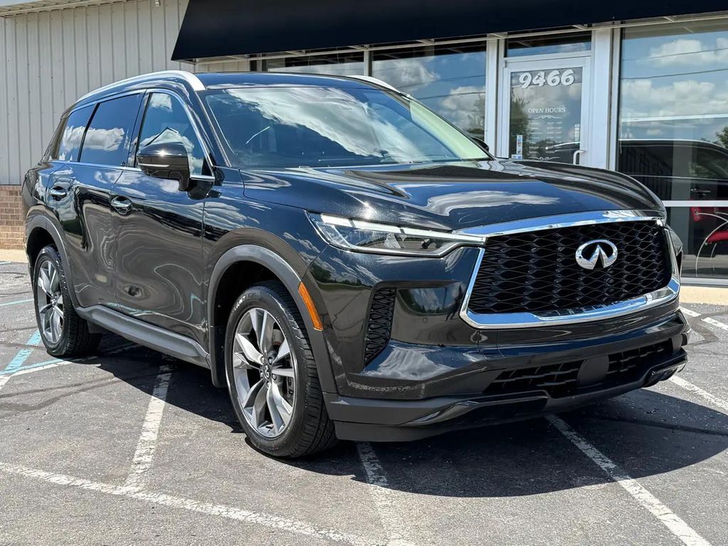 صورة 7 لـ 2023 Infiniti QX60 LUXE
