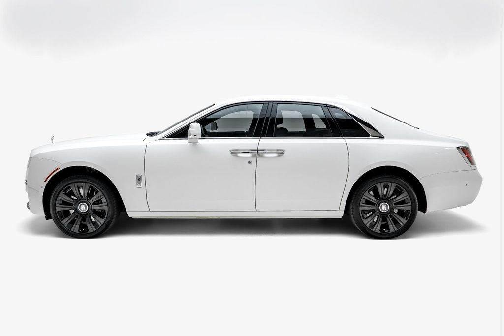 صورة 7 لـ 2022 ROLLS-ROYCE GHOST SEDAN