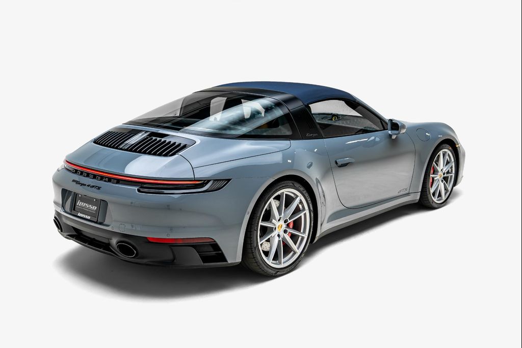 2023 Porsche 911 TARGA 4 GTS — миниатюра 11