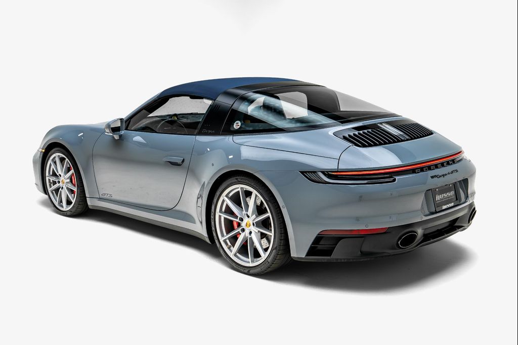 2023 Porsche 911 TARGA 4 GTS — миниатюра 13