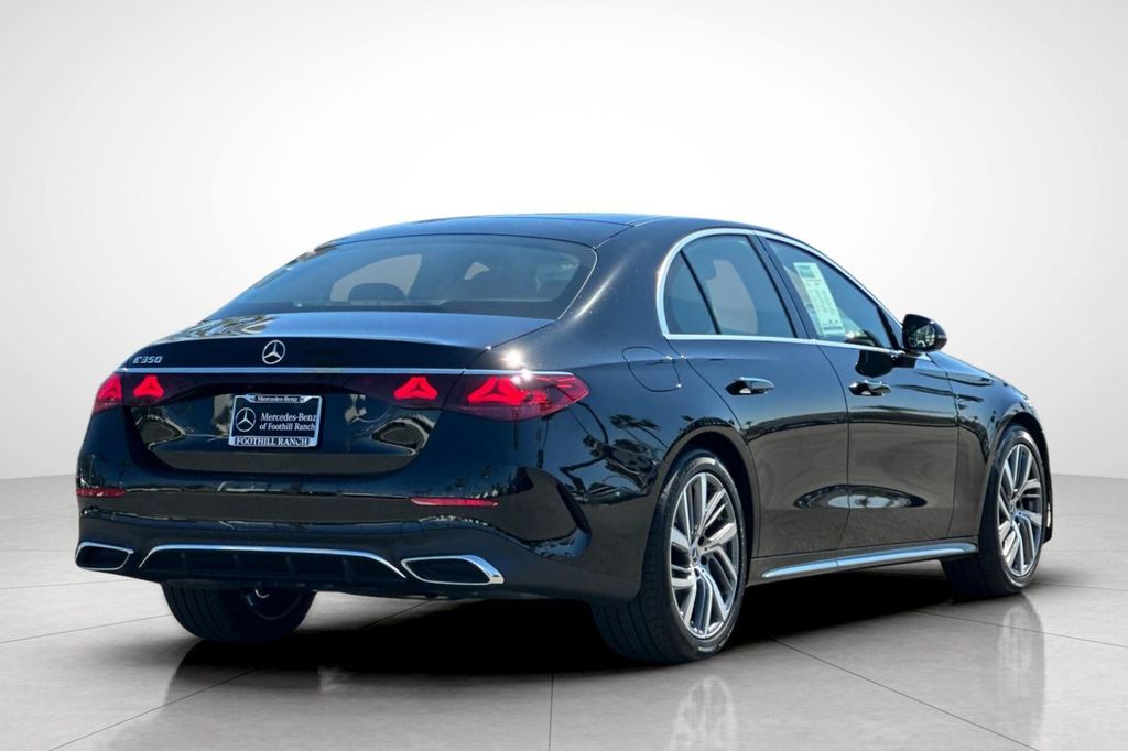 MERCEDES-BENZ E-CLASS - 2