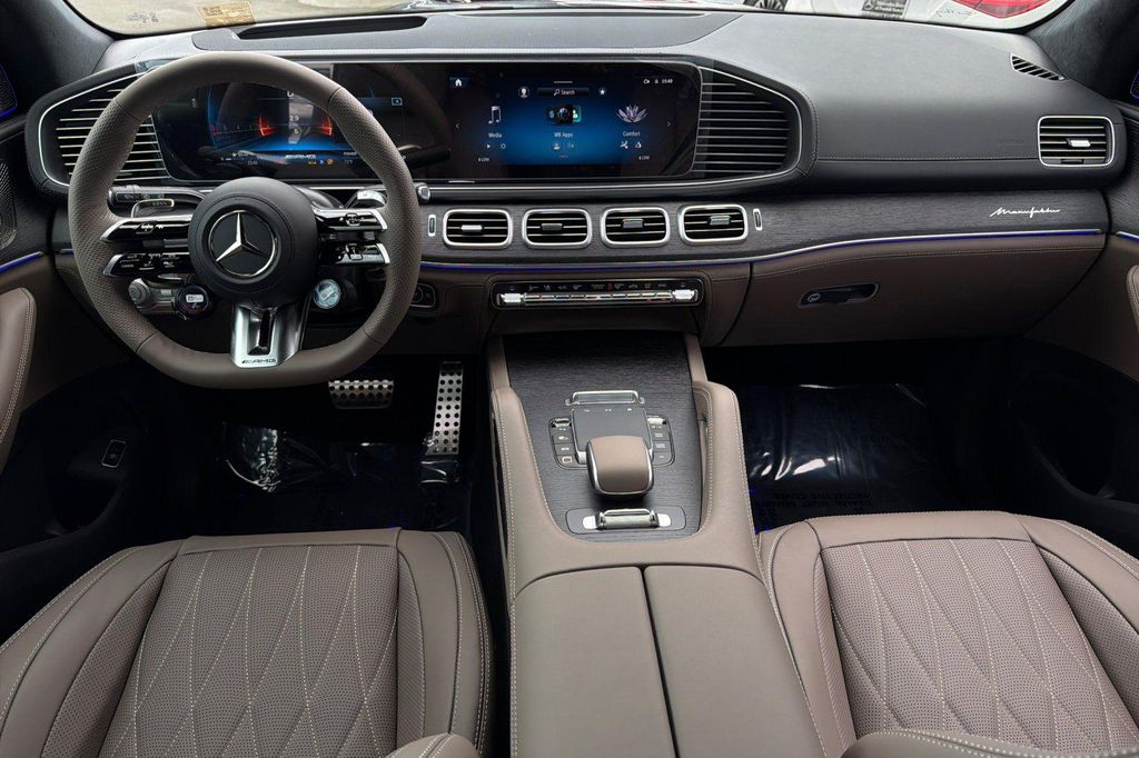 صورة 2 لـ 2026 Mercedes-BENZ AMG GLS 63 BASE