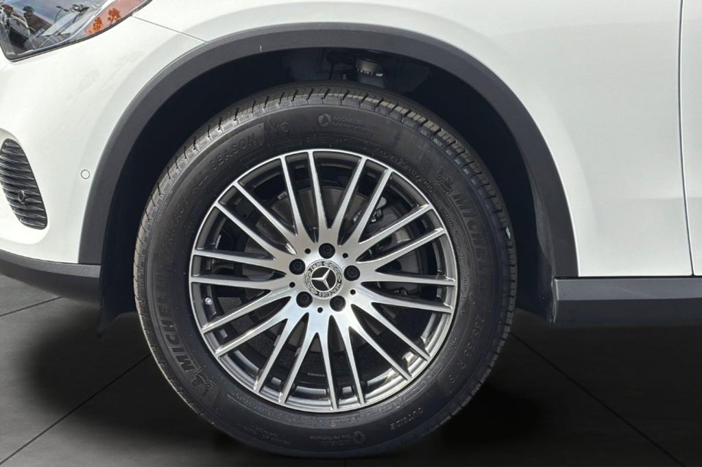 MERCEDES-BENZ GLC - 5