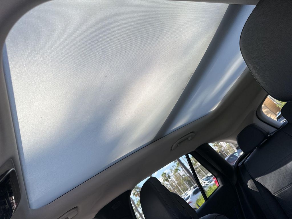 MERCEDES-BENZ GLC - 7