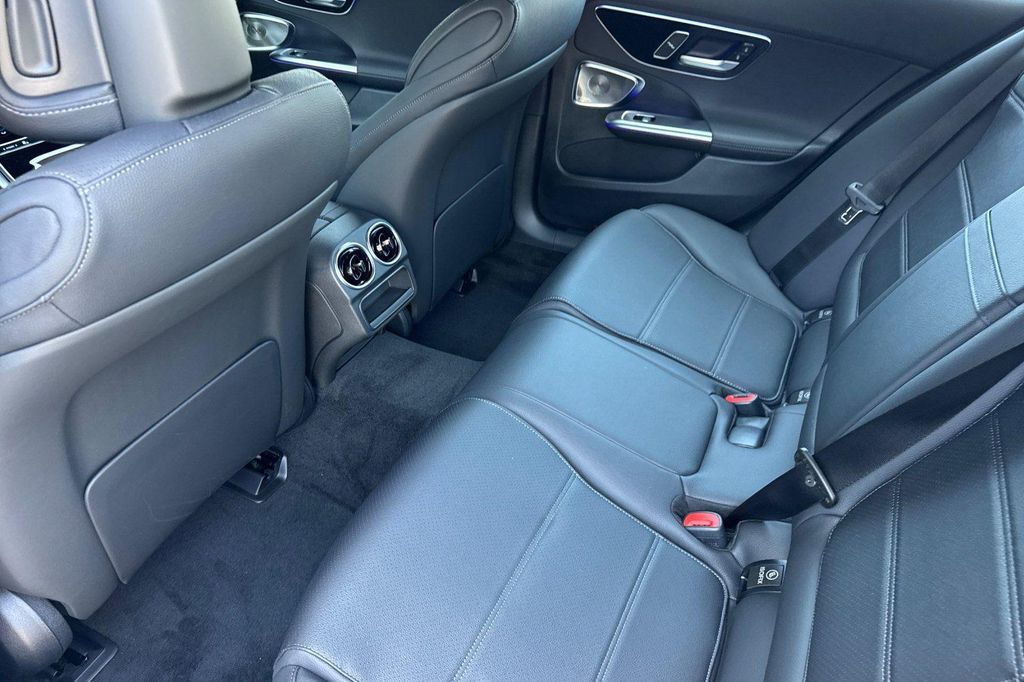 2026 Mercedes-BENZ C-CLASS — миниатюра 10