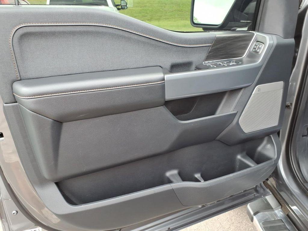 FORD F-150 LARIAT - 8