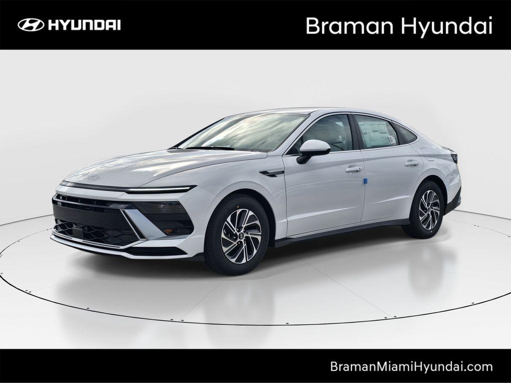 New 2026 Hyundai SONATA Hybrid Base