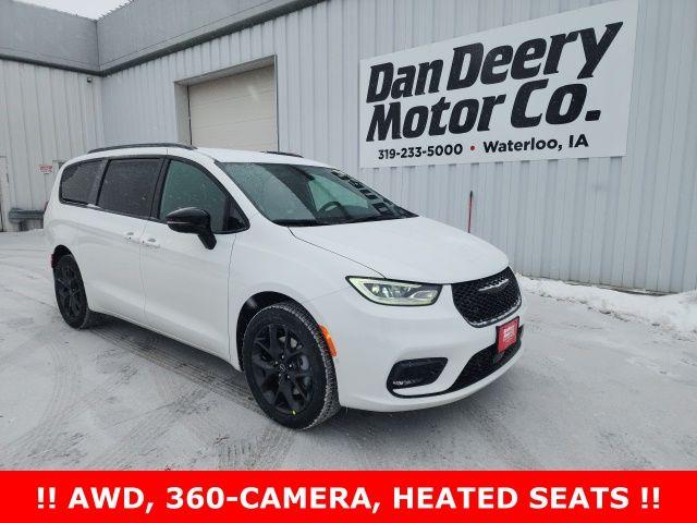 New 2026 Chrysler Pacifica Select