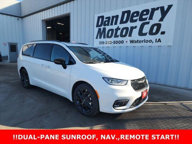 New 2026 Chrysler Pacifica Limited