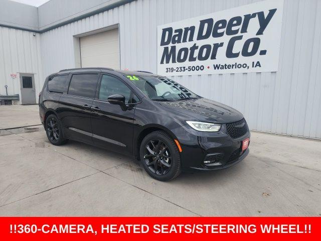 New 2026 Chrysler Pacifica Select