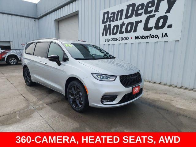 New 2026 Chrysler Pacifica Select