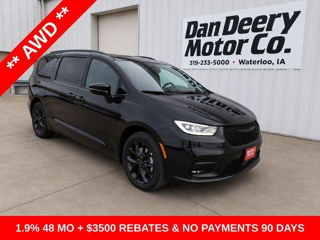 New 2026 Chrysler Pacifica Select