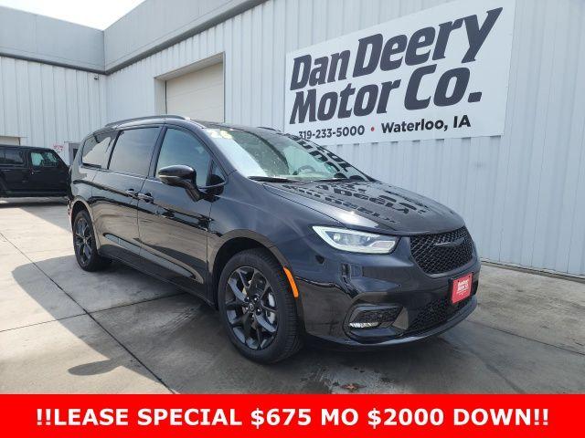 New 2026 Chrysler Pacifica Limited