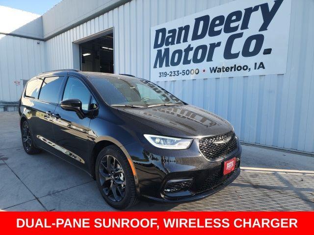 New 2026 Chrysler Pacifica Limited