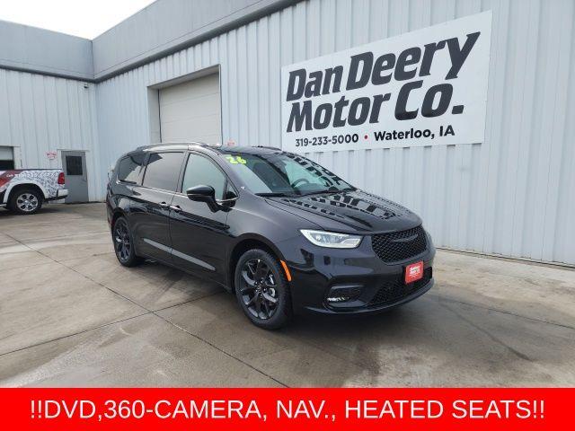 New 2026 Chrysler Pacifica Select