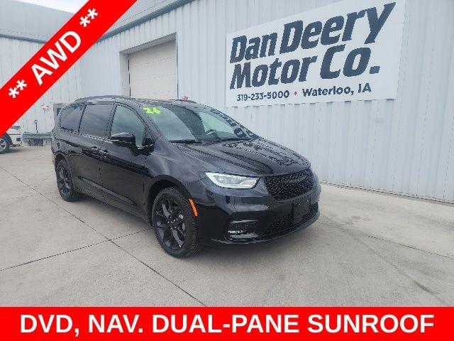 New 2026 Chrysler Pacifica Limited