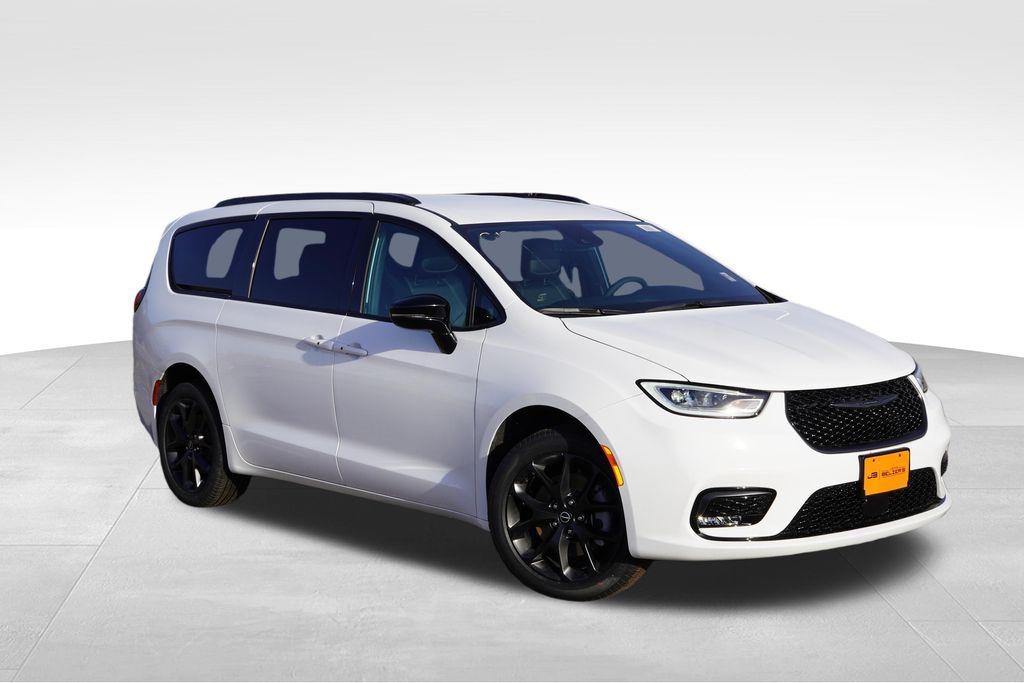 New 2026 Chrysler Pacifica L