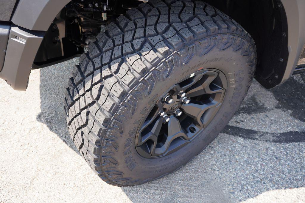 صورة 9 لـ 2026 RAM 1500 RHO CREW CAB 4X4 5'7' BOX