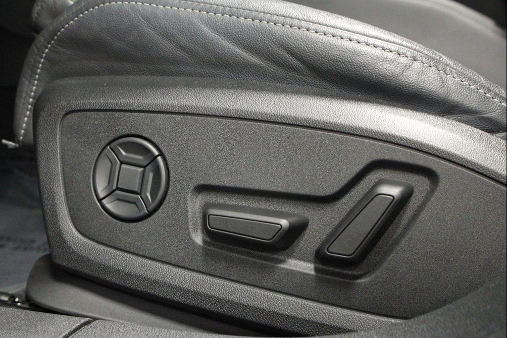 صورة 33 لـ 2023 AUDI S3 PREMIUM PLUS TFSI QUATTRO S TRONIC