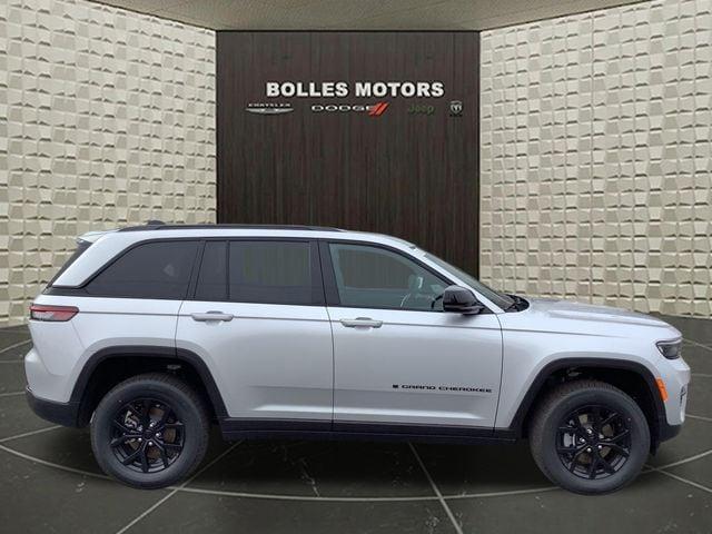New 2025 Jeep Grand Cherokee Laredo