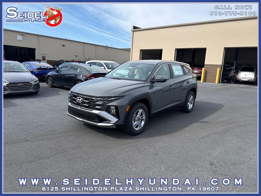New 2026 Hyundai TUCSON SE
