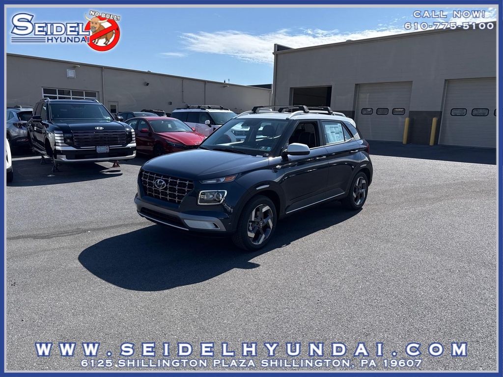 New 2026 Hyundai VENUE SEL w/Two-Tone Roof